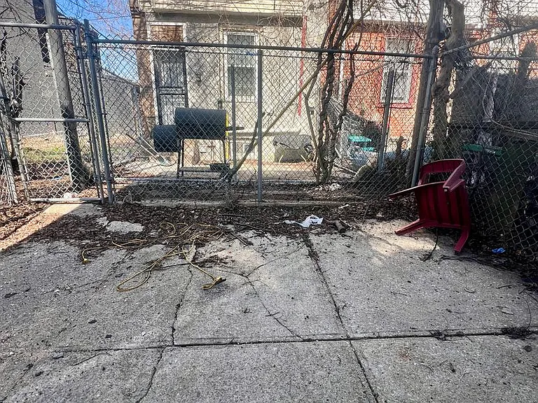 2165 W Grange Ave — Photo 25