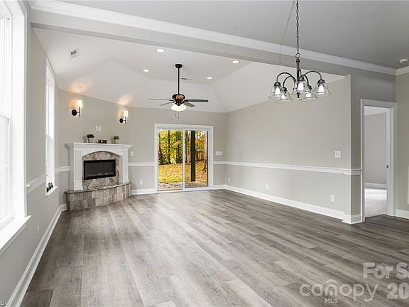 4th image of 337 Petree Rd #102C