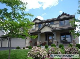 7723 Ridgeview Way, Chanhassen, MN 55317