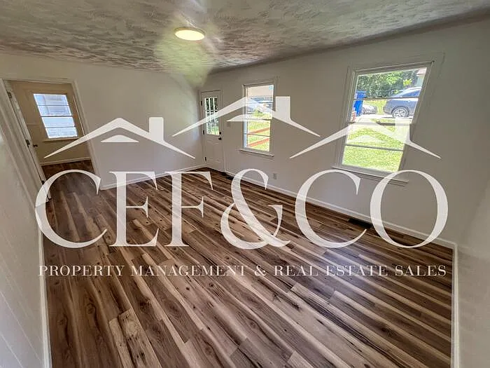 2 bed, 1.0 bath, 806 sqft, $895 — Photo 3