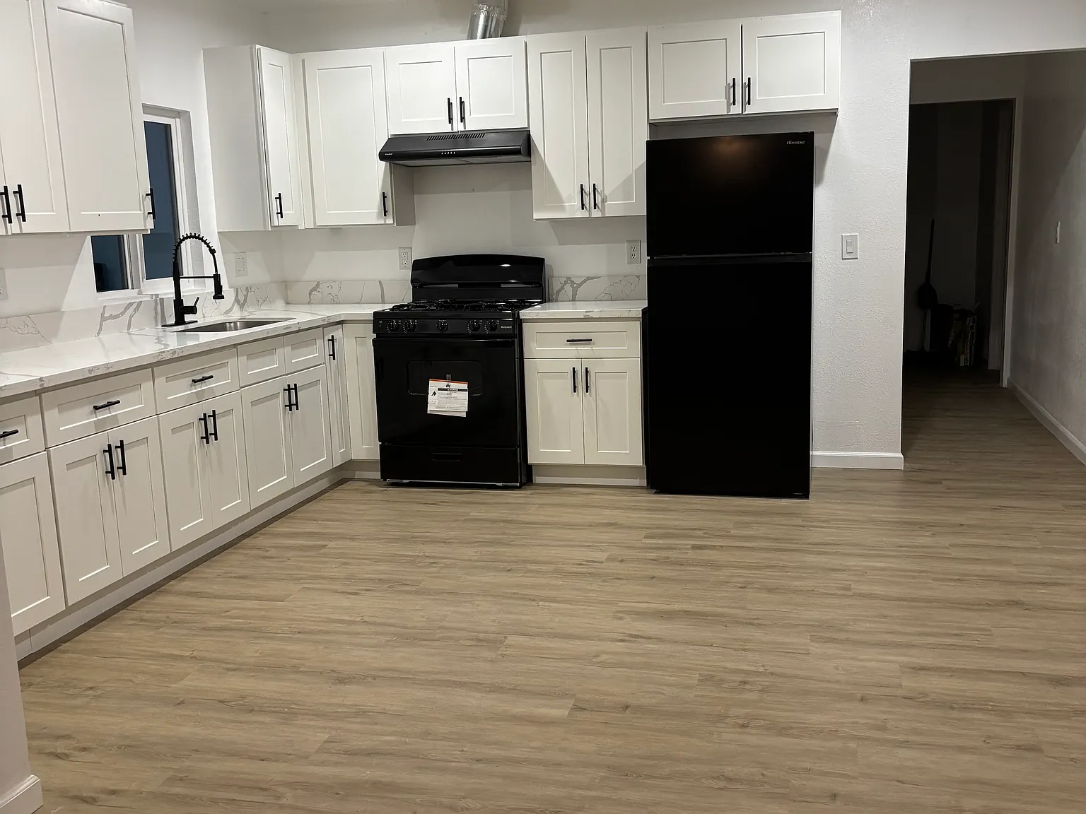 4 bed, 1008 sqft, $2,100 — Photo 1