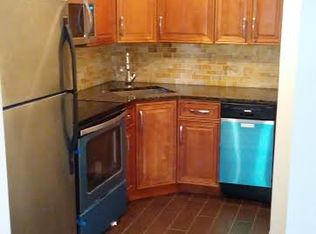 32 Daimler Dr, Capitol Heights, MD 20743