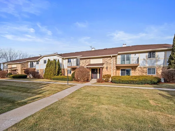 3545 E Oakshire DRIVE #2E, Oak Creek, WI 53154