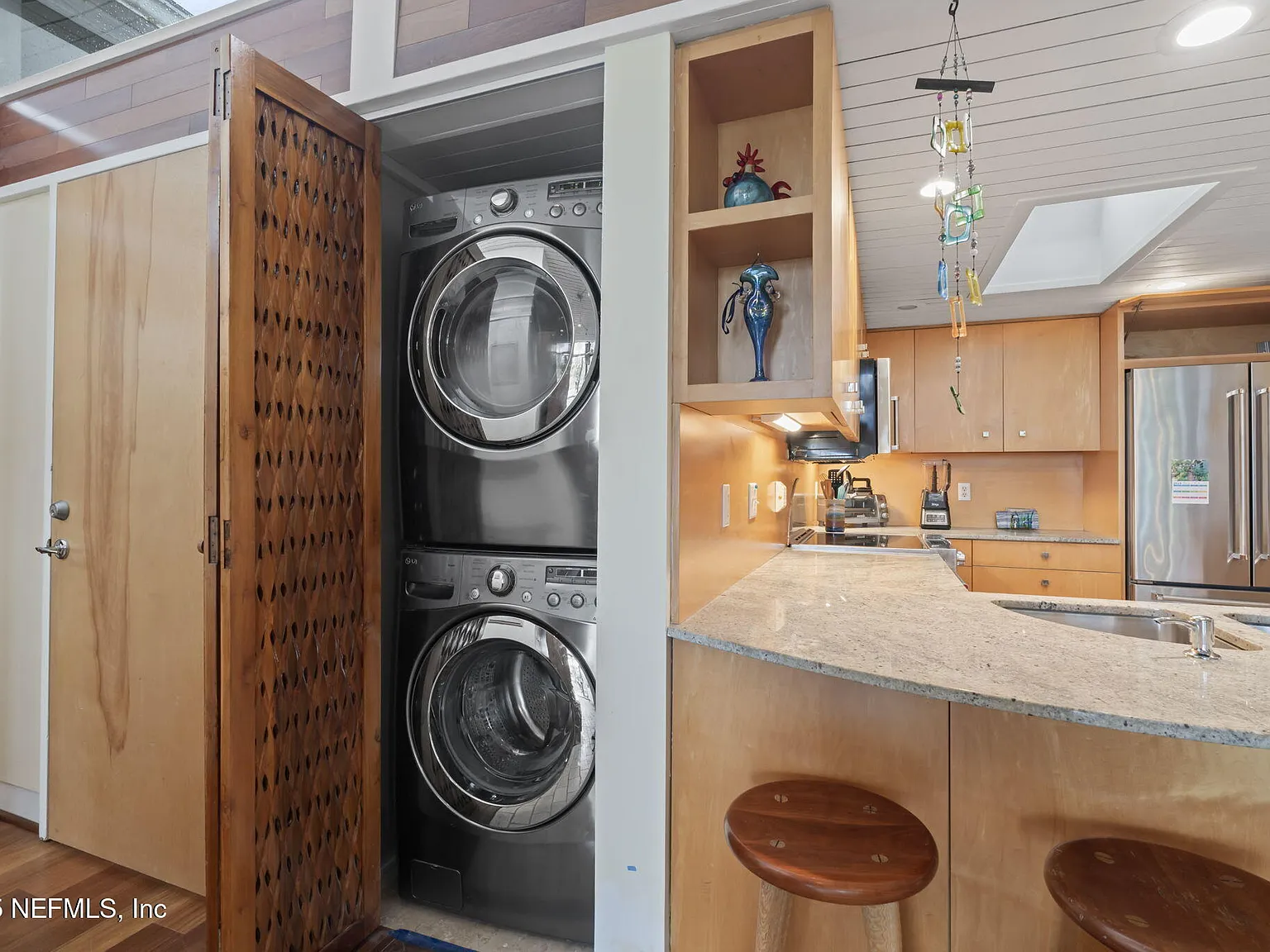 1 bed, 1.0 bath, 800 sqft, $5,500 — Photo 2