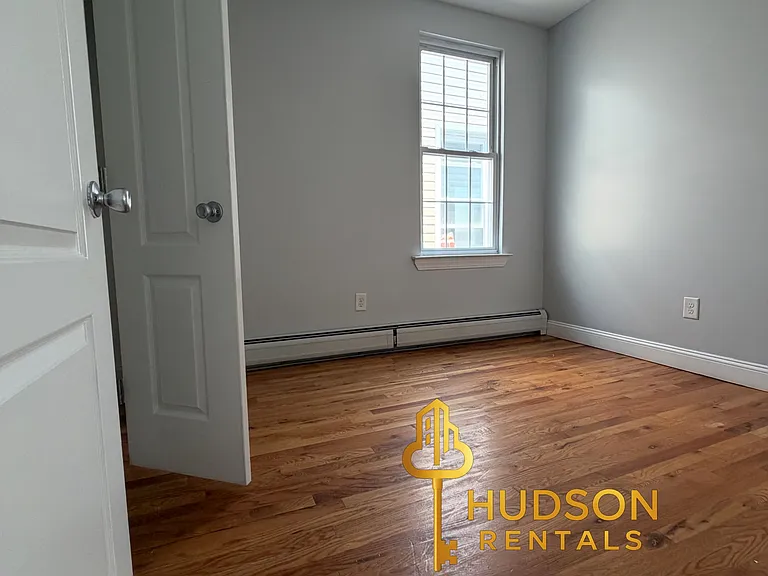 227 Bidwell Ave #2 — Photo 4