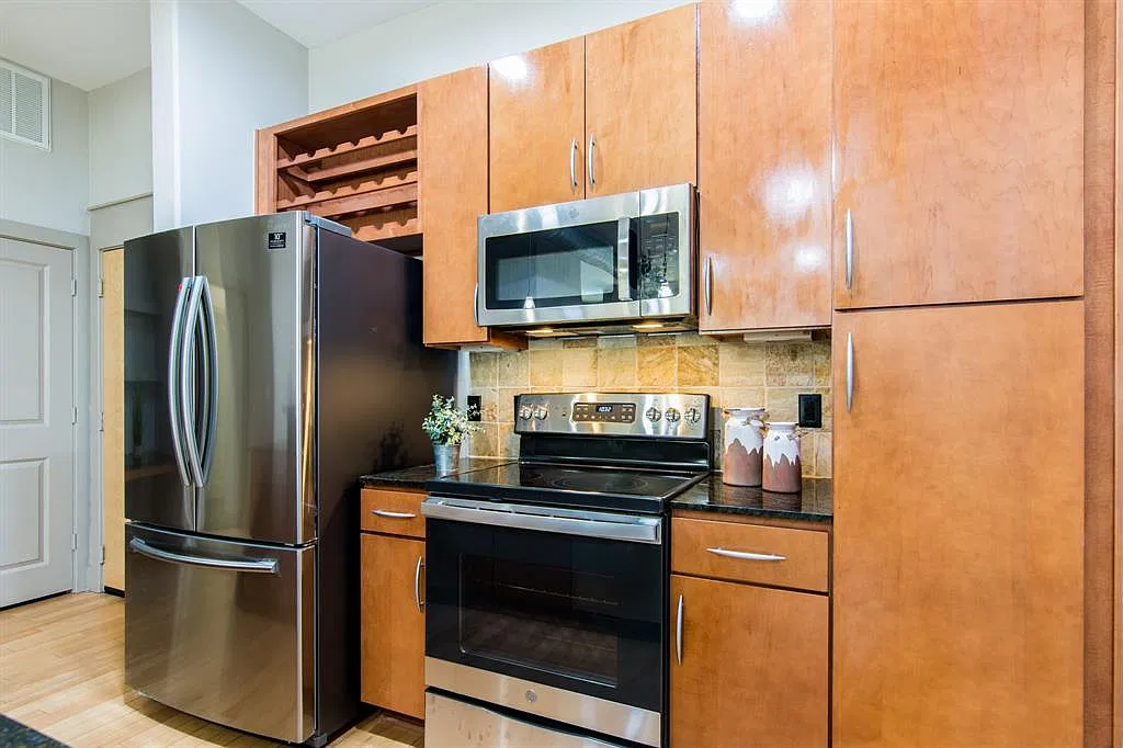 1 bed, 718 sqft, $1,795 — Photo 4