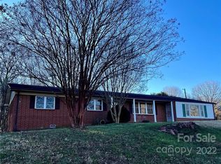 118 Oakwood St, Morganton, NC 28655