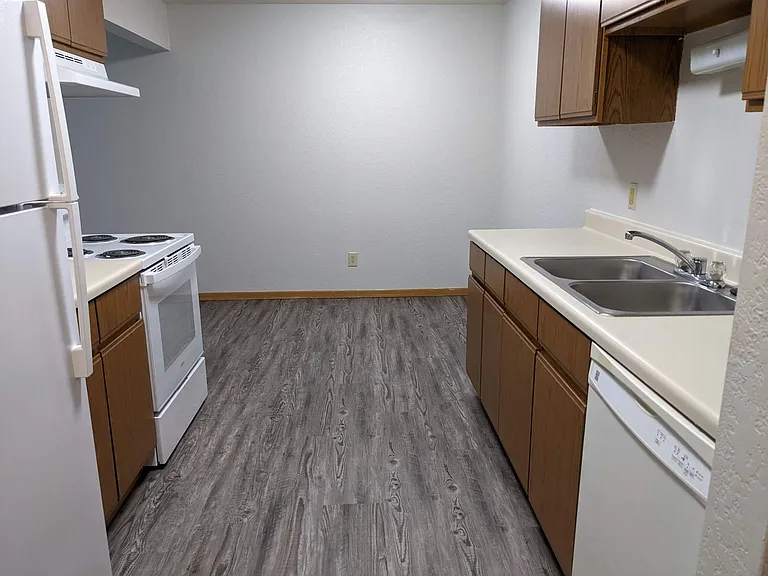 Landview Apartments — Photo 6