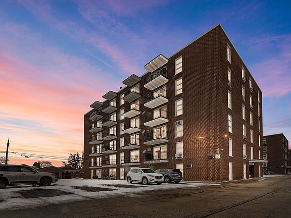 3rd image of 7229 W Higgins Ave Unit 502