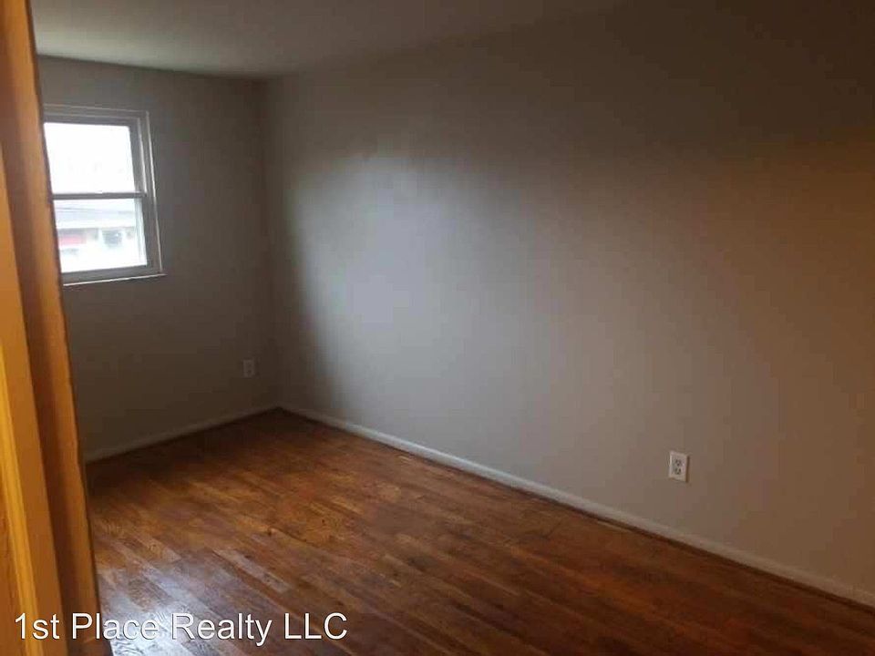 1st image of 4916 Fairway Ct