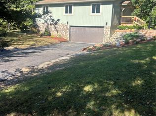 1820 Ridge Rd, White Lake, MI 48383