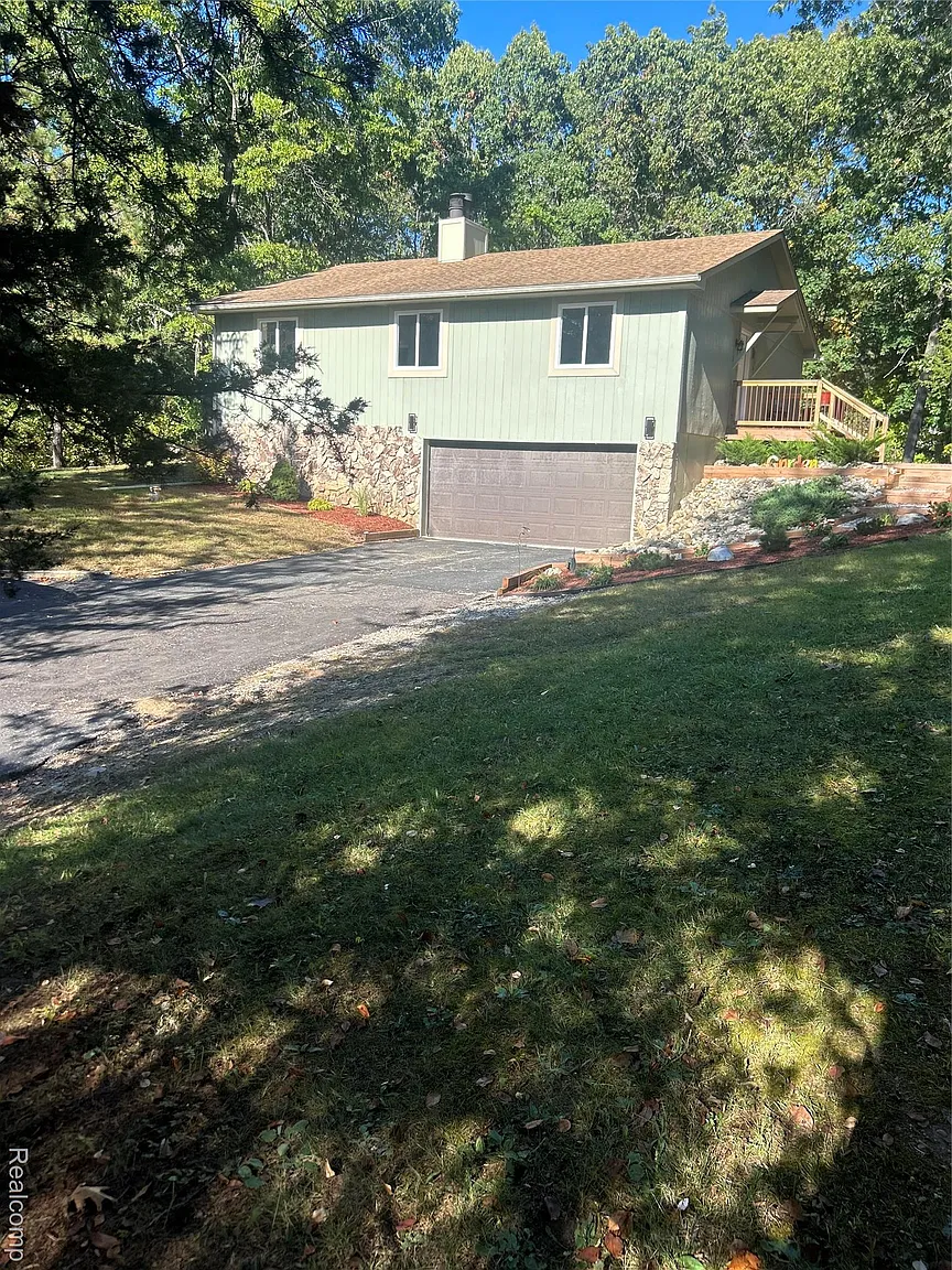 1820 Ridge Rd photo 1