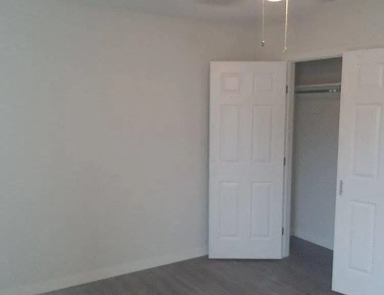 200 S Alex Ave #5 — Photo 9