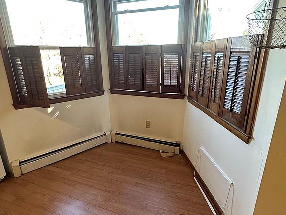 4th image of 501 Charlee Ave