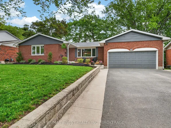 230 Bicknell Cres, Kingston, ON K7M 4T6