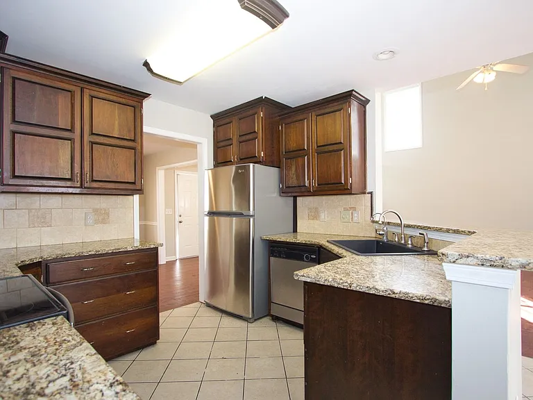 585 Chapel Walk Ln — Photo 14