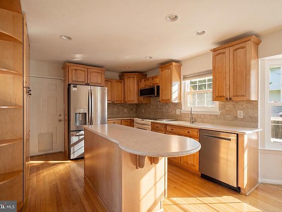 5th image of 1454 Parkvale Ct