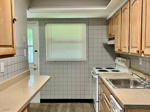 2nd image of 10339 Renfrew Dr