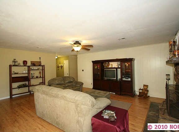 2nd image of 1006 W 17th St