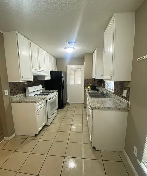 810 S 119th East Ave — Photo 3