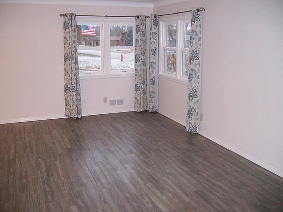 2nd image of 201 Superior St