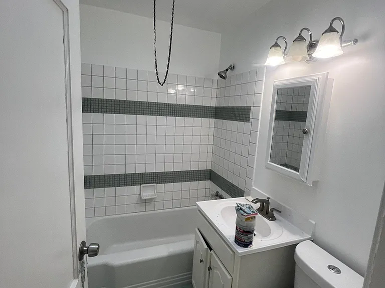 1223 Gilham St — Photo 11