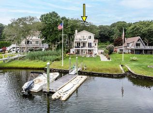 729 Middlebridge Rd, South Kingstown, RI 02879