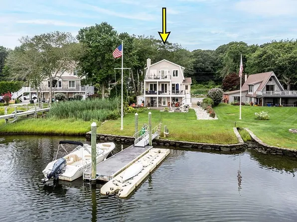 729 Middlebridge Rd, South Kingstown, RI 02879