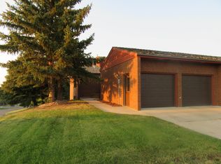 1247 15th Ave SW, Minot, ND 58701