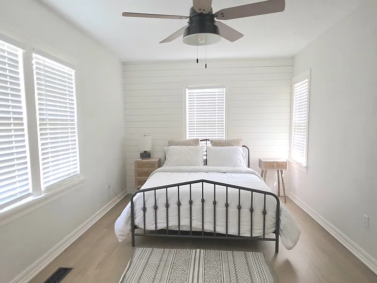1107 Woodlawn Pl — Photo 12