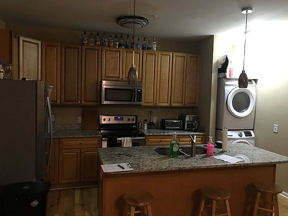 4th image of 441 McCauley St #100