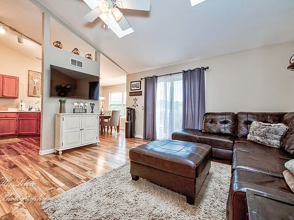 4th image of 22 Sierra Ct