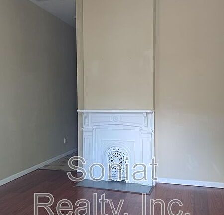 5th image of 705 Felicity St