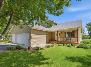 1228 Leo Ln, Buffalo, MN 55313