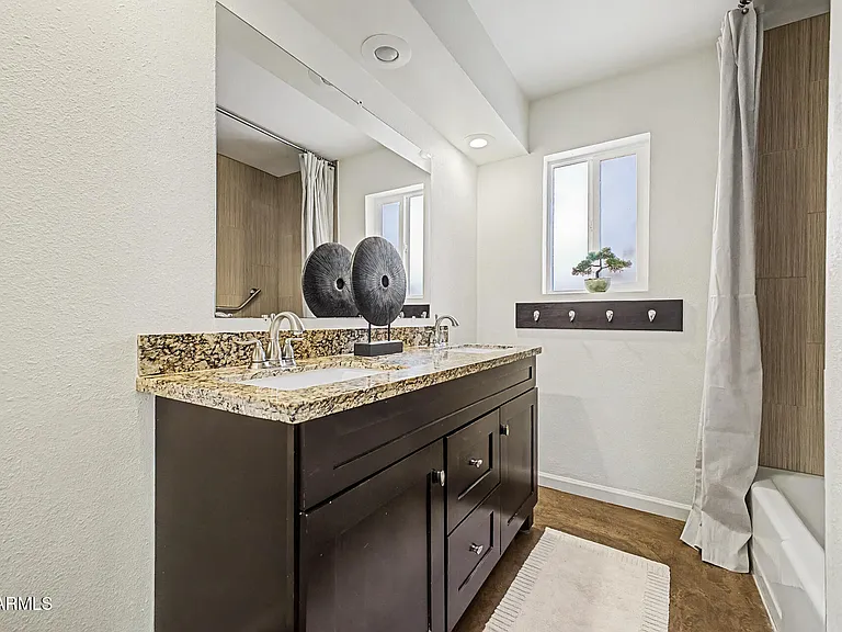 29 E Foothill Dr — Photo 17