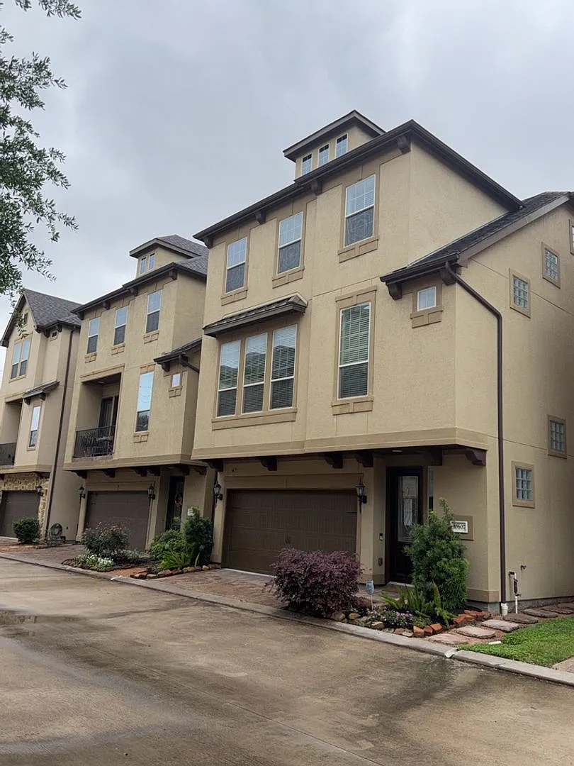 Building Photo - 10607 Enclave Shadows Ct