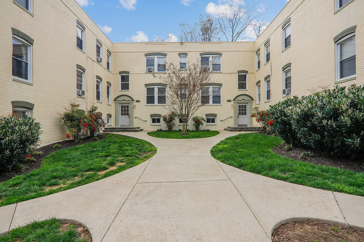 Building Photo - 4701 Ravenswood Rd #24