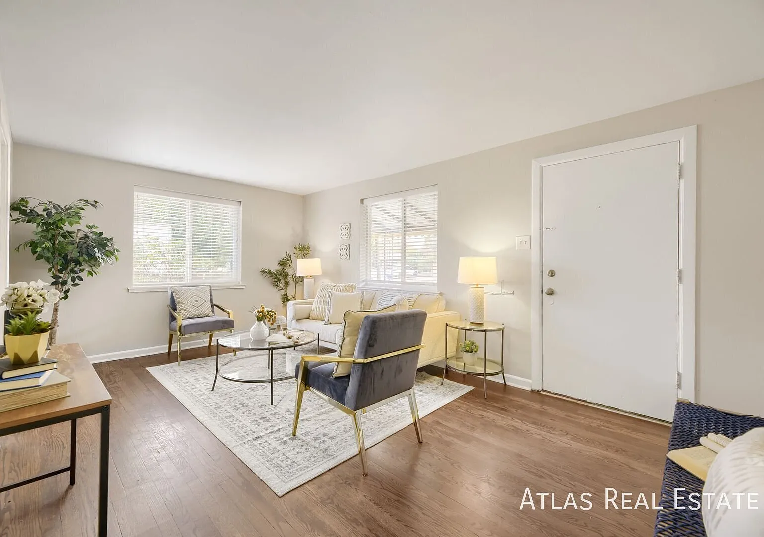 2 bed, 1.0 bath, 786 sqft, $2,410 — Photo 1