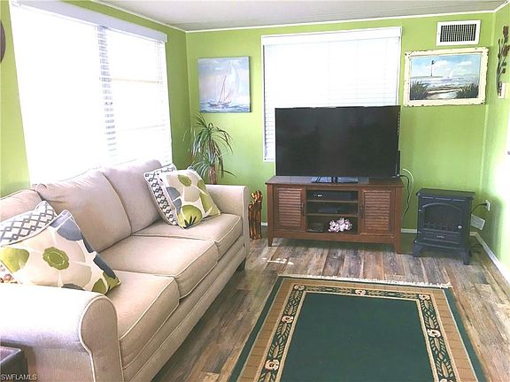4th image of 26263 Duchess Ln