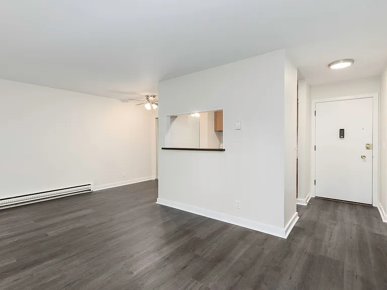 Cordova Apartments — Photo 46