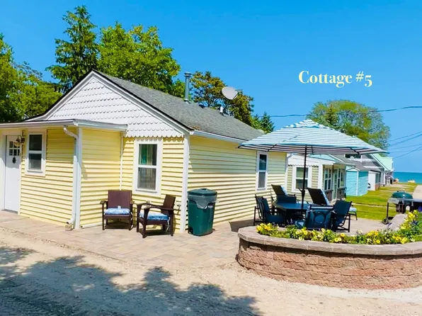6996 Lakeport Dr, Fort Gratiot, MI