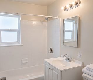 5th image of 1173 Oakview Ave