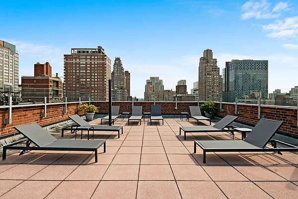 Sold by Sotheby's International Realty | media 21