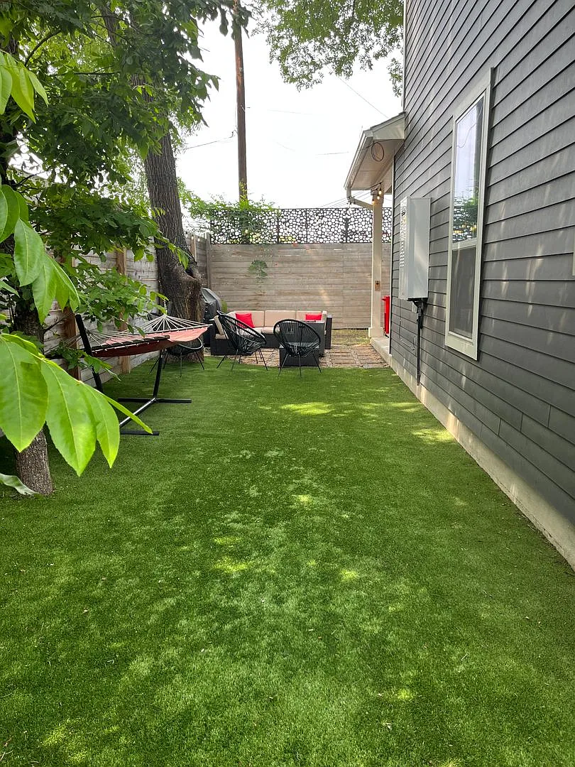 Beautiful 2 bedroom/2.5 bath in the heart of East Austin — Photo 4