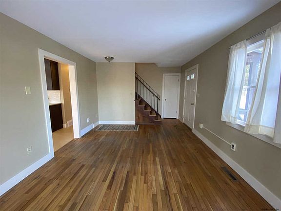 3rd image of 804 Malta Ave Ext