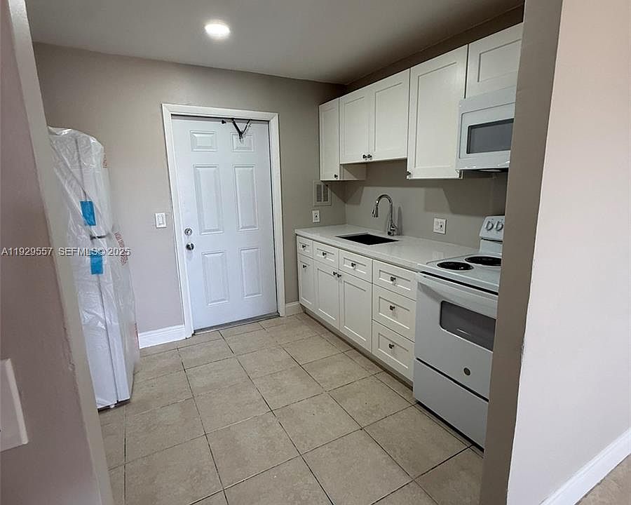 1st image of 850 E Commercial Blvd APT 234D
