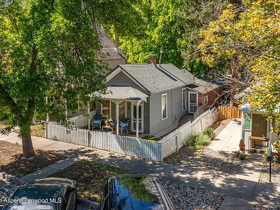 2nd image of 729 Bennett Ave