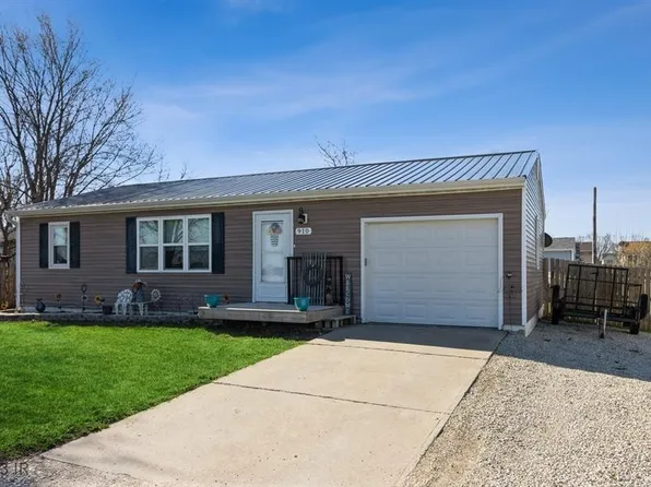 910 E Lane St, Winterset, IA 50273