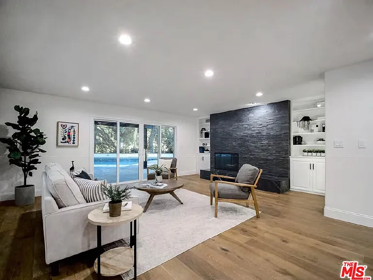 4732 Del Moreno Dr — Photo 12