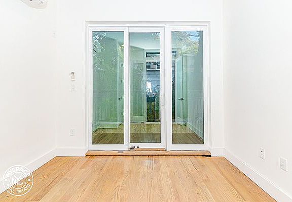 5th image of 1530 Putnam Ave APT 1B